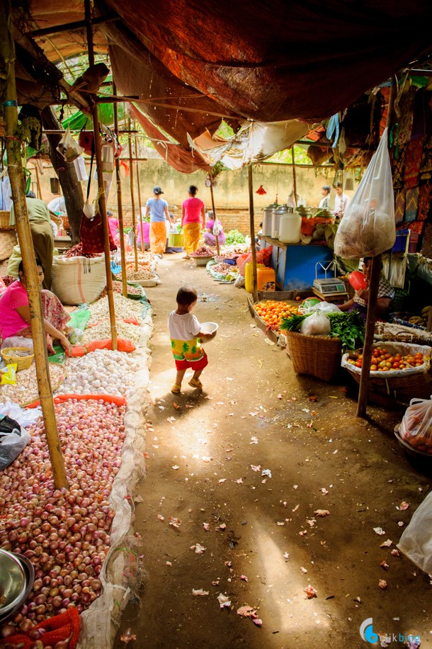 Myanmar-Splashes of Colour