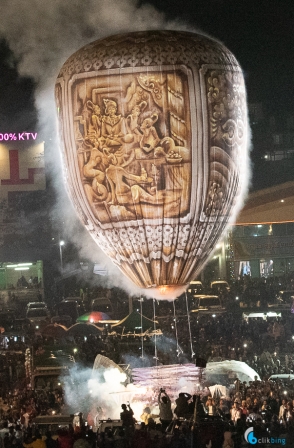 Taunggyi Balloon Festival (or Massacre)